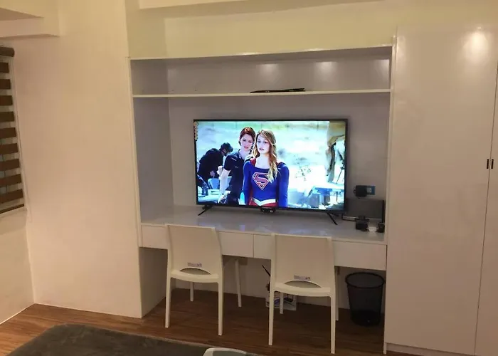 Cozy 35sqm W Balcony Wifi Near Robinsons Mall Manila