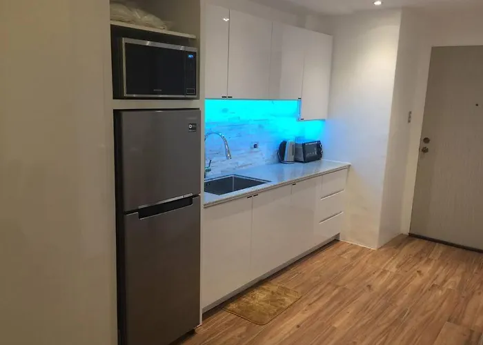 Cozy 35sqm W Balcony Wifi Near Robinsons Mall Apartment